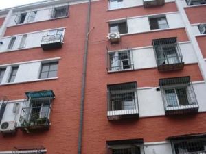 西城区红莲南里南北通透正规客厅精装2居