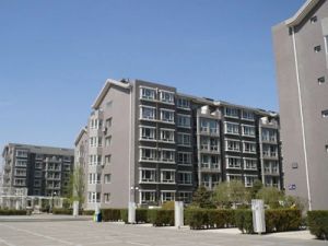 位于赛罕区 精装两居室 五年外房本 看房方便