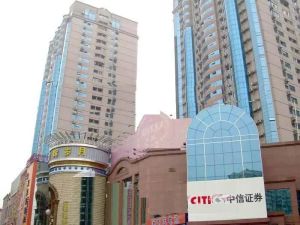 东三环团结湖公园边上,东南三居室,观团结湖和国贸景