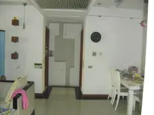 南阳路北三环,顶楼复式,一室一厅,带露台,多层社区