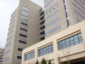 软件园精装修拎包入住南北两室中间楼层洋房得房率高