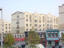 精装修1室,南向,诚心卖,出门就市场,车站