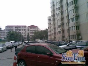 此房满五商品房可地下停车楼龄新近地铁