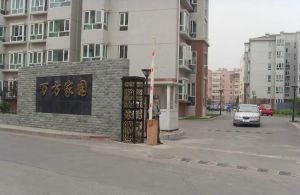 万方家园落地窗,南向,层高高带夹层,价钱能谈。