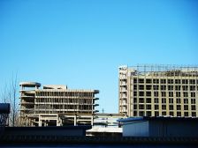 此房是电梯房,无遮挡 交通方便 户型方正 诚意卖