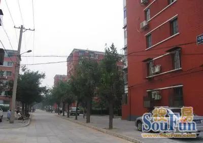 玉泉路西街实景图