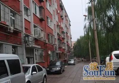 玉泉路西街实景图