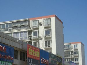爱民花苑两室,简装,全天采光,拎包入住。