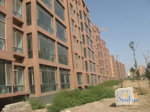 碧龙江畔 精装四居 电梯中层 房本满二 看房方便