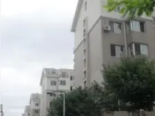 格林小镇 中间楼层 两室一厅 落地窗