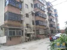 南关街菜场街中间楼层,小三房,户型方正满五年无贷款