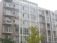 类叠拼,总计4层,格致改善 一楼绿意映眼帘,有地库