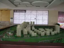 封闭小区 环境好 大三室 户型好 中间楼层