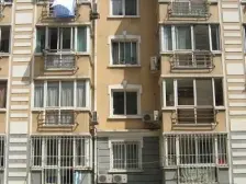 封闭小区,房龄新,近车站市场鼎山公园