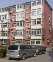 动物园小区中间层两居室业主诚心卖