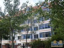 英华幼儿园边上一梯一户三楼带阁楼有车库和储藏间