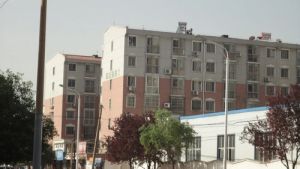 周山家园婚房装修三室保持很好低楼层诚心出售看房方便