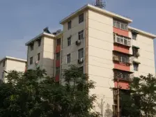 此房满五年 4楼 位置好 小区刚改造过,看房方便