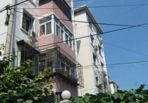 三建宿舍南北通透两居室,业主诚心出售
