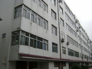 新华单位房客厅朝阳一个南向一个北向卧