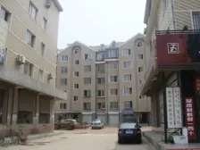 房子在路边,交通方便,停车也方便,价位低