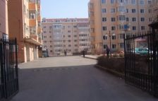 地铁口正规一室顶楼价格低南向采光好随时看房