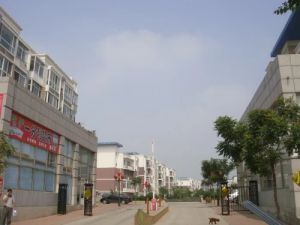 市场近,念书近,幼儿园近,公交车站近,楼下免费停车