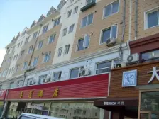 解放路白云街医校社区院里 * 3室2厅