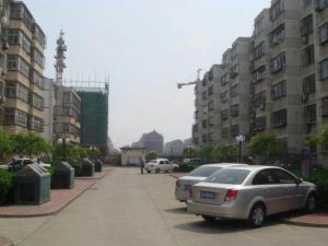 富华小区115.93平米带地下室免双税带部分家具家电