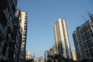 文苑小区南北通透两居室,全明户型,随时可看。