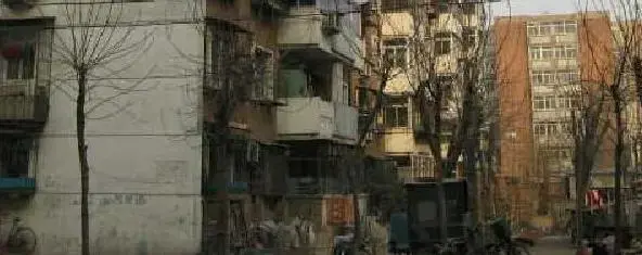 官易里