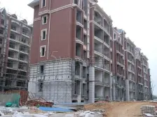 房子带院子 带地下室 带车位 位置好无遮挡