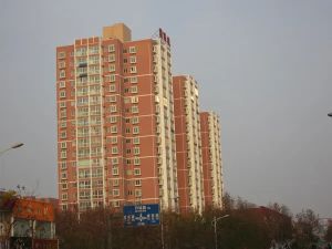此房是标准 一室满五不唯一,地理位置佳,出门是长申