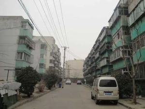 太阳城爱琴海北新道八方宏兴花苑一层三室