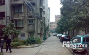 户型周正,交通便利,配套齐全,小区停车方便