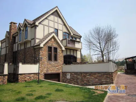 四号线庞各庄核心区 富力丹麦小镇 新出联排别墅七居室 低价急售