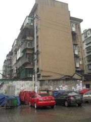 首付14万即刻拥有马王堆地铁口旁单位二房中间楼层