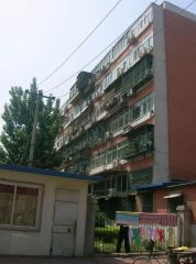 北蜂窝中路甲8号院,一室一厅,带电梯,楼龄新