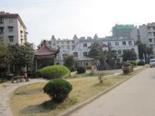 滨河公园旁,楼层采光好,配套齐全,业主诚心出售。