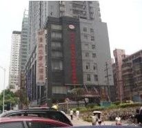 正地铁口楼上,采光好,交通便利,户型周正