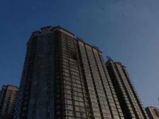 此房南北通,两室两卫高层电梯房 阳光充足,视野开阔