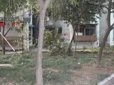 解放碑+楼梯房+产权在手+中华路