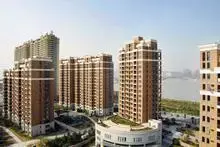 明珠花园 4室2厅 南 北