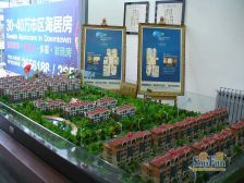 此房电梯阁楼与楼下面积相同 地暖已经铺好有平台 有储