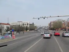 青年南路一楼带大院 院子做封包了 煤暖棚都有生活方便