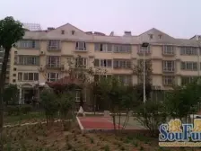 泉舜旁大两室 证件齐全 满两年 随时看房 多层房低公摊