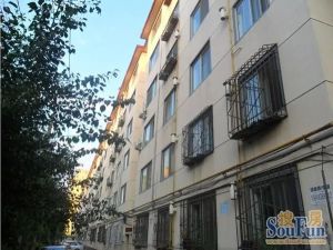 县府街 中间楼层 一中 乌兰夫公园 随时看房