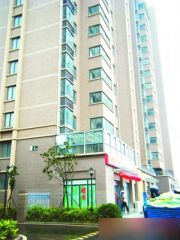 位置安静不临马路光线充足公摊少一楼可以开院子