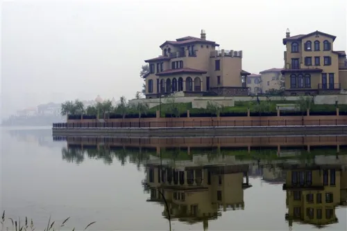 项目位于迁安市黄台湖2号岛,总用地面积为5.