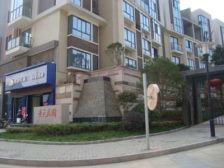 近万达商圈,交通便利,配套齐全。